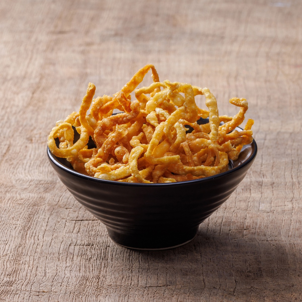 เส้นข้าวซอยทอดกรอบ / Crispy fried Khao Soi Noodles
